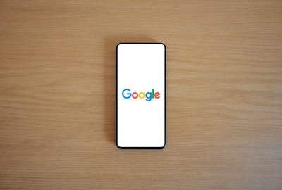 GEO中反直觉的因果归因：AI搜索如何避免因相关性幻觉错误引用你的内容