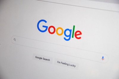 企业官网，是AI搜索时代你唯一可控的第一信源