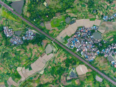 面向AI搜索的GEO内容「实体亲和度」设计：用高频共现实体对与跨段语义黏性提升AI查询匹配率